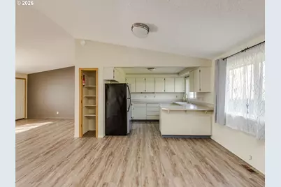 19330 NW Gillihan Rd, Portland, OR 97231 - Photo 40