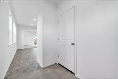 1171/1173 S 43rd Pl, Springfield, OR 97478 - Photo 2