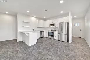 1171/1173 S 43rd Pl, Springfield, OR 97478 - Photo 4