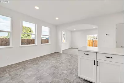 1171/1173 S 43rd Pl, Springfield, OR 97478 - Photo 8