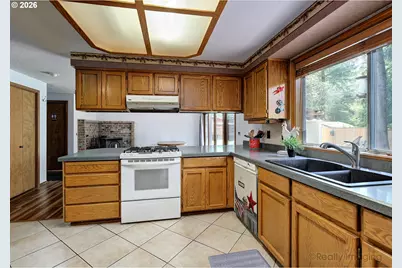 18410 SW Pheasant Ln, Beaverton, OR 97003 - Photo 8