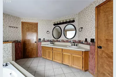 18410 SW Pheasant Ln, Beaverton, OR 97003 - Photo 20