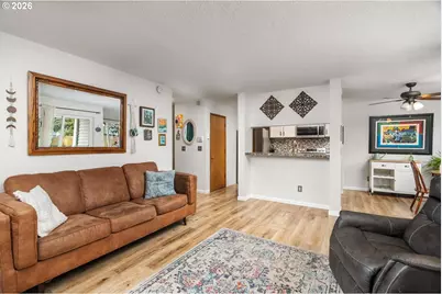 2338 SE 124th Ave, Portland, OR 97233 - Photo 8