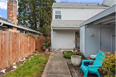2338 SE 124th Ave, Portland, OR 97233 - Photo 2
