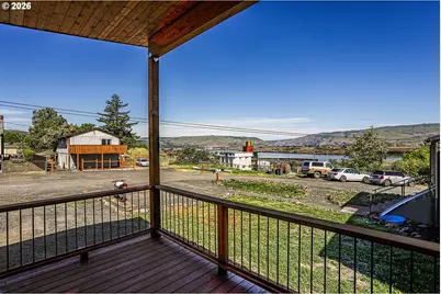 910 Clark St, The Dalles, OR 97058 - Photo 8