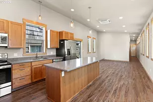 910 Clark St, The Dalles, OR 97058 - Photo 12