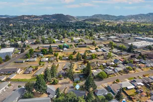 2873 W Langenberg Ave, Roseburg, OR 97471 - Photo 34