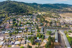 2873 W Langenberg Ave, Roseburg, OR 97471 - Photo 36
