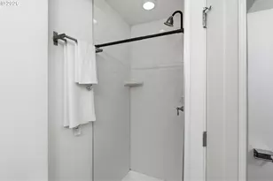 8526 N Syracuse St, Portland, OR 97203 - Photo 8