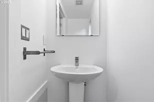 8526 N Syracuse St, Portland, OR 97203 - Photo 22