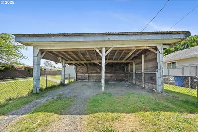 1209 6th St, Tillamook, OR 97141 - Photo 34