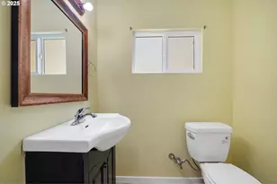 1209 6th St, Tillamook, OR 97141 - Photo 18