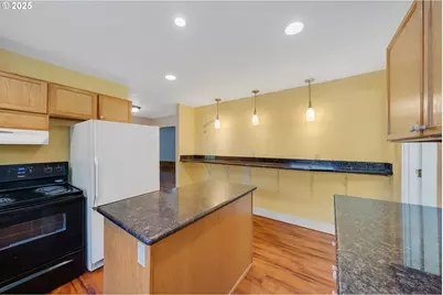 1209 6th St, Tillamook, OR 97141 - Photo 12