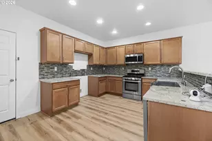 4220 SE Rose Petal Pl, Hillsboro, OR 97123 - Photo 20