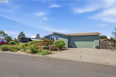 2070 Donnelly Dr, Springfield, OR 97477 - Photo 2