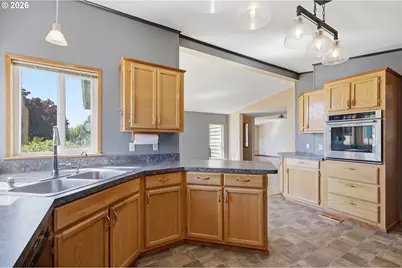 2070 Donnelly Dr, Springfield, OR 97477 - Photo 14