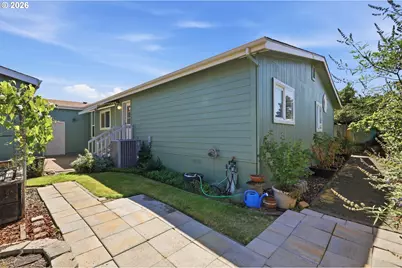 2070 Donnelly Dr, Springfield, OR 97477 - Photo 46