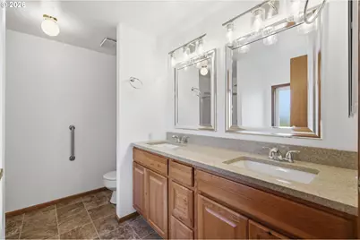 2070 Donnelly Dr, Springfield, OR 97477 - Photo 34