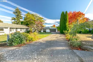 2412 SW Indian Mary Ct, Troutdale, OR 97060 - Photo 2