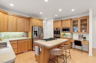 5404 Southwood Dr, Lake Oswego, OR 97035 - Photo 16