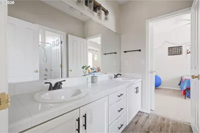 2264 NE 14th Pl, Hillsboro, OR 97124 - Photo 26
