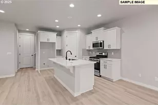 18505 NE 44th Ave, Vancouver, WA 98686 - Photo 8