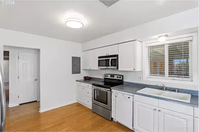 22904 SW Pine St, Sherwood, OR 97140 - Photo 10