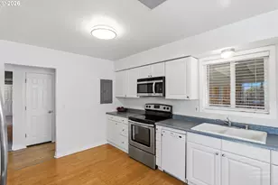 22904 SW Pine St, Sherwood, OR 97140 - Photo 10