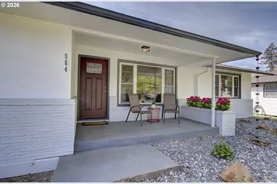 964 G St, Washougal, WA 98671 - Photo 2