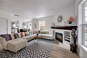 872 NE Pacific Dr, Fairview, OR 97024 - Photo 4