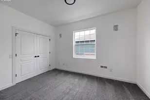 872 NE Pacific Dr, Fairview, OR 97024 - Photo 12