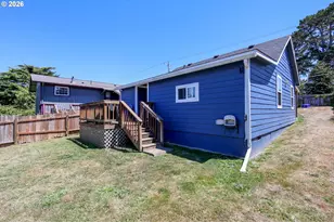 366 N Wasson St, Coos Bay, OR 97420 - Photo 18