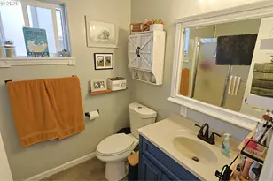 366 N Wasson St, Coos Bay, OR 97420 - Photo 14