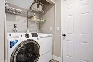 5702 SW Seymour St, Portland, OR 97221 - Photo 16