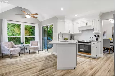 5702 SW Seymour St, Portland, OR 97221 - Photo 10