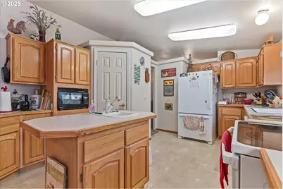 3640 Birch St, Baker City, OR 97814 - Photo 10