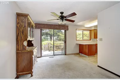 402 NW 69th St, Vancouver, WA 98665 - Photo 8