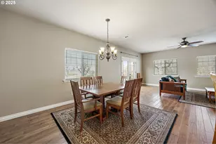 805 Oak Knoll Dr, Ashland, OR 97520 - Photo 16