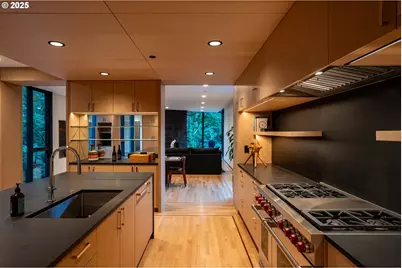 6371 NW Winston Dr, Portland, OR 97210 - Photo 6