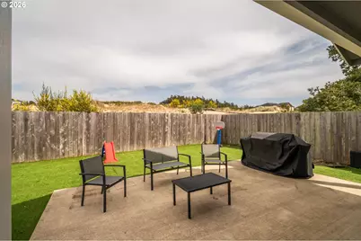 1205 Crocker St, Coos Bay, OR 97420 - Photo 36