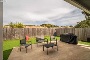 1205 Crocker St, Coos Bay, OR 97420 - Photo 36