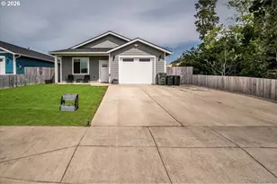 1205 Crocker St, Coos Bay, OR 97420 - Photo 2