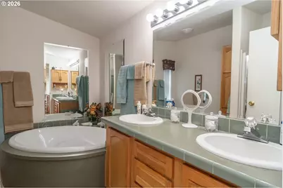 104 Willamina Ln, Roseburg, OR 97470 - Photo 20