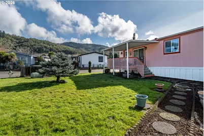 104 Willamina Ln, Roseburg, OR 97470 - Photo 2