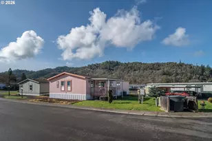 104 Willamina Ln, Roseburg, OR 97470 - Photo 36