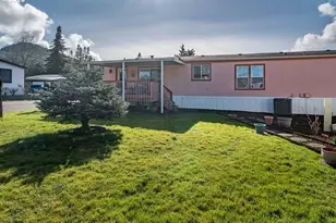 104 Willamina Ln, Roseburg, OR 97470 - Photo 1