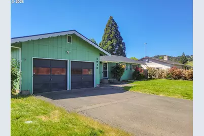 1612 NW Wanell St, Roseburg, OR 97471 - Photo 2
