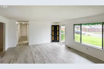 1612 NW Wanell St, Roseburg, OR 97471 - Photo 4