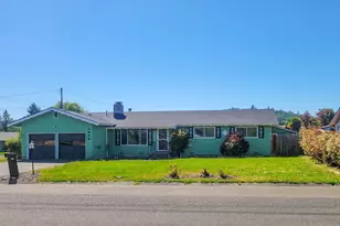 1612 NW Wanell St, Roseburg, OR 97471 - Photo 1
