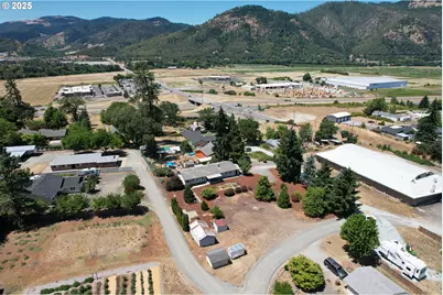 166 Peacock Ln, Myrtle Creek, OR 97457 - Photo 40